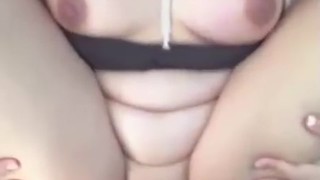 Hijab Daisy Bae Main di Mobil