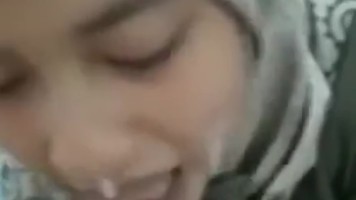 Bokep Indo Crot Di Muka Cewek Jilbab Suka Ngemut