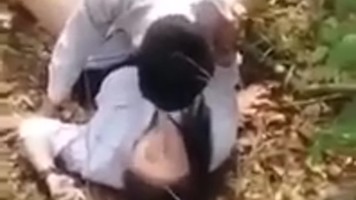 Bokep Indo Ngintip Pelajar Ngewe Di Kebun