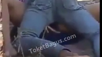 Bokep Indo Terciduk Ngentot Di Balik Tembok