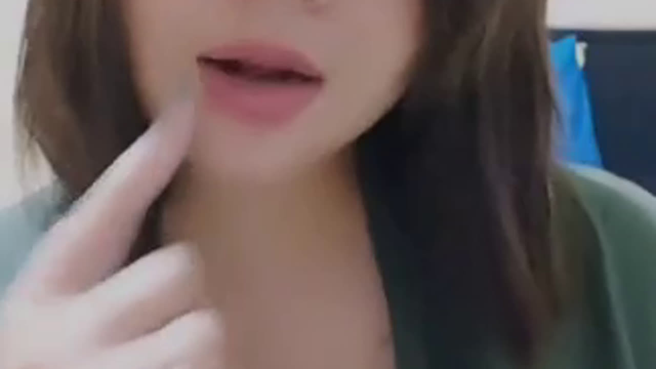 Dinda Cantik Buka Baju