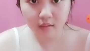 Bokep Indo Belahan Toket CCmey Live Sambil Makan